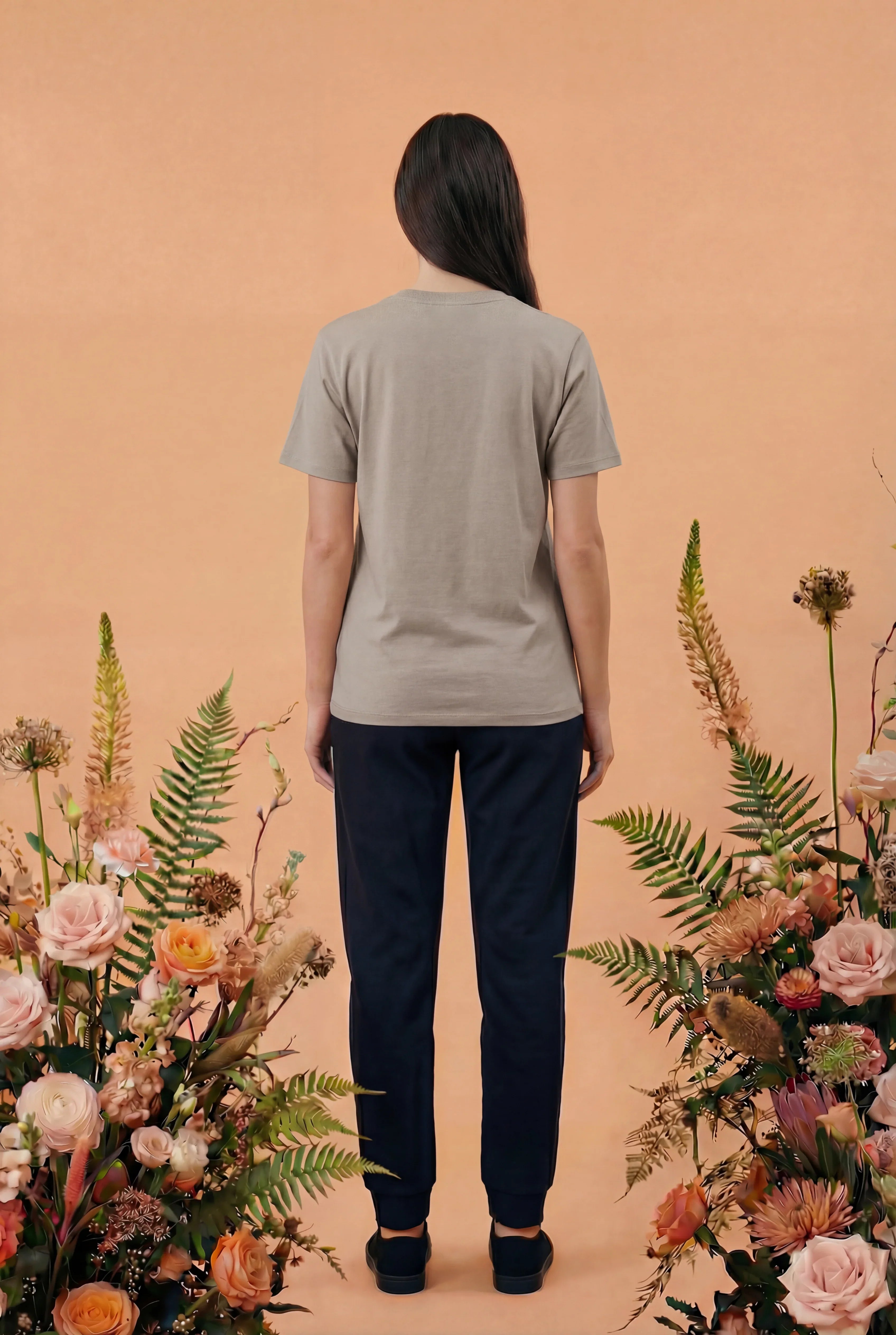 T-shirt com P bordado